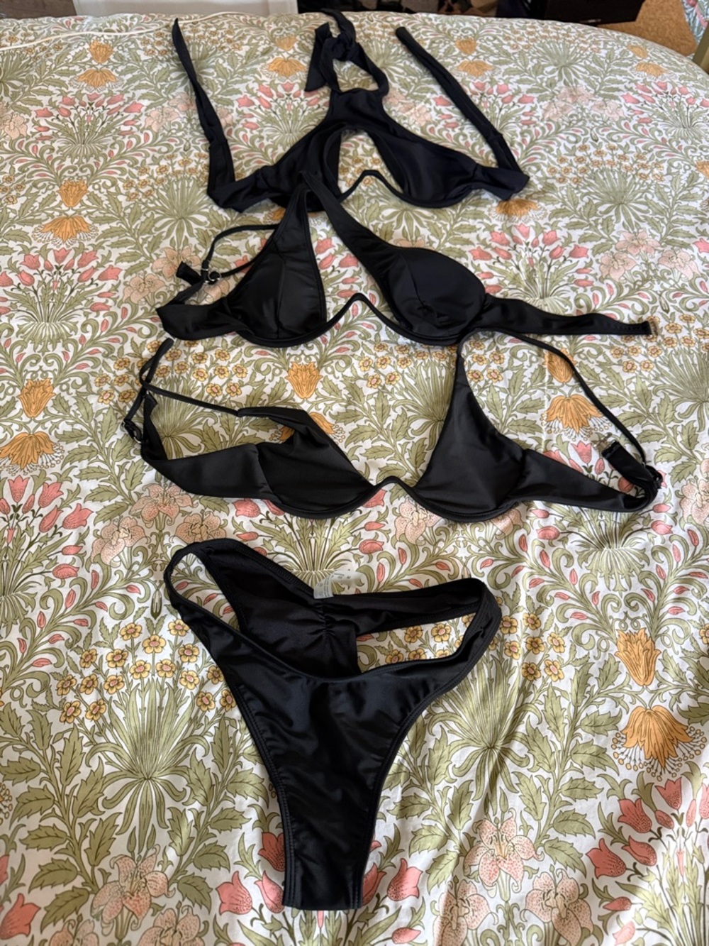 SHEIN Black Triangle Bikini Set - Sleek Black Two-Piece